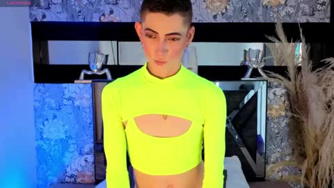Snapshot of dominic_thailor chatting on May 27, 3:31 pm Dominic online show from May 27, 3:31 pm