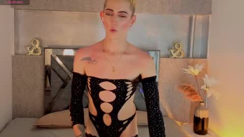 Snapshot of dominic_thailor chatting on July 28, 5:12 pm Dominic online show from July 28, 5:12 pm