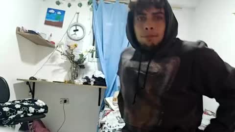 Snapshot of dominic_walls chatting on January 20, 2:01 am Felipe online show from January 20, 2:01 am