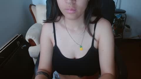   online show from April 12, 3:39 pm