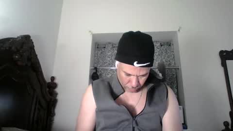 luis online show from April 6, 4:21 am