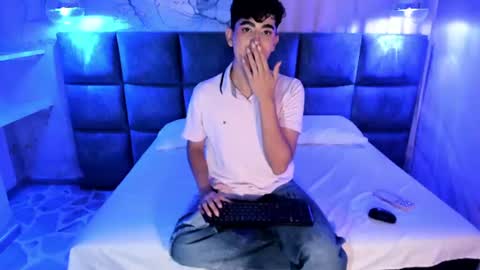 Snapshot of dominicjay_ chatting on June 12, 8:08 pm DOMINIC online show from June 12, 8:08 pm