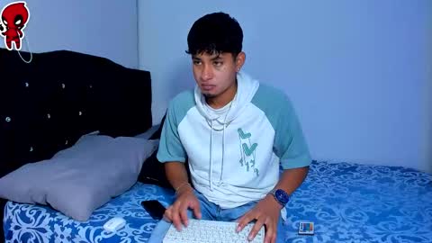 Snapshot of dominick_king chatting on March 22, 11:30 pm Dominic online show from March 22, 11:30 pm