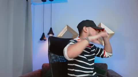 Dominik online show from May 25, 11:33 pm