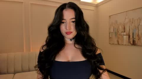 Dominique online show from July 3, 8:15 pm