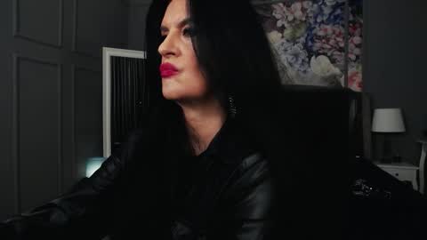 Snapshot of dommelisa chatting on November 1, 8:55 pm Dom Melisa online show from November 1, 8:55 pm