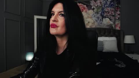 Snapshot of dommelisa chatting on November 16, 9:31 pm Dom Melisa online show from November 16, 9:31 pm