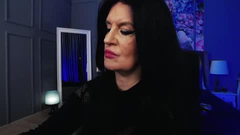 Snapshot of dommelisa chatting on December 16, 10:59 pm Dom Melisa online show from December 16, 10:59 pm