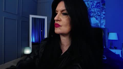 Snapshot of dommelisa chatting on January 18, 10:57 pm Dom Melisa online show from January 18, 10:57 pm