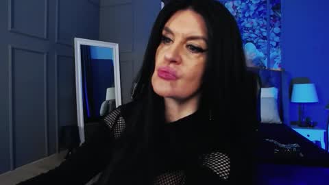 Snapshot of dommelisa chatting on February 12, 11:22 pm Dom Melisa online show from February 12, 11:22 pm