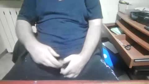 Snapshot of domynius10 chatting on March 4, 7:03 am domynius10 online show from March 4, 7:03 am