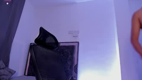 Donat Independent Model online show from May 17, 2:09 am