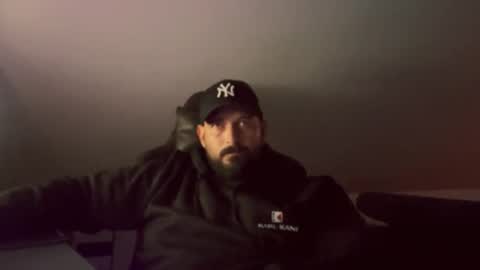 Snapshot of donchriiis chatting on October 22, 7:02 pm donchriiis online show from October 22, 7:02 pm