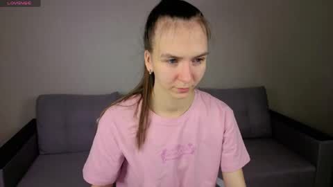 Snapshot of donna_le chatting on April 13, 1:44 am Donna Le online show from April 13, 1:44 am