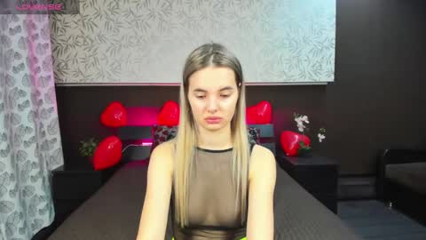 Snapshot of donnaaa_evans chatting on February 20, 12:08 am Donna On GMT2 Mon-Fri 3-9 AM online show from February 20, 12:08 am