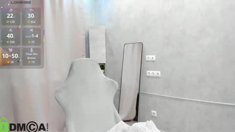 Donna On GMT2 Mon-Fri 3-9 AM online show from December 19, 12:50 am