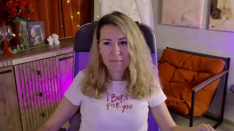 Donna online show from May 25, 6:58 pm