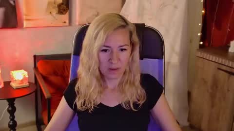 Donna online show from July 2, 9:43 pm