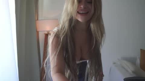 Donatella online show from October 16, 12:06 pm