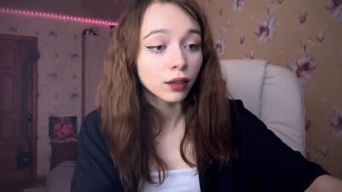 Snapshot of dontoke_ chatting on February 20, 3:41 pm Nicole online show from February 20, 3:41 pm