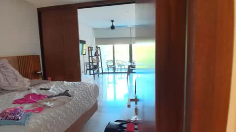 Snapshot of dontpeekmilfnextdoor chatting on March 2, 4:25 pm DontPeekMILFNextDoor online show from March 2, 4:25 pm