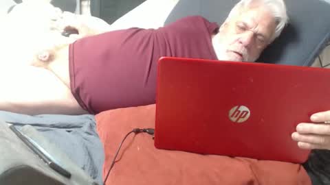 cummingdoouug online show from April 1, 8:28 pm