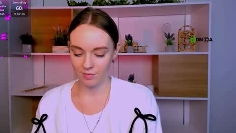 Snapshot of dora_di1 chatting on November 8, 8:03 am we online show from November 8, 8:03 am