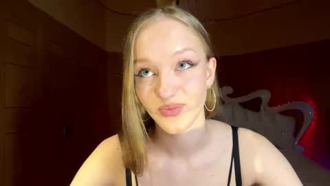 Anika online show from March 18, 9:40 pm