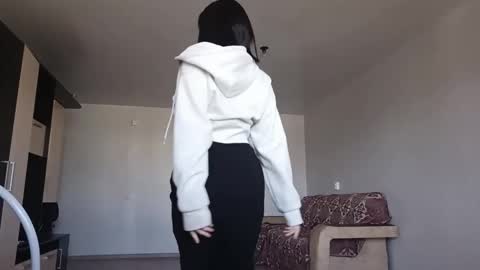 Jacqueline online show from March 4, 5:35 am