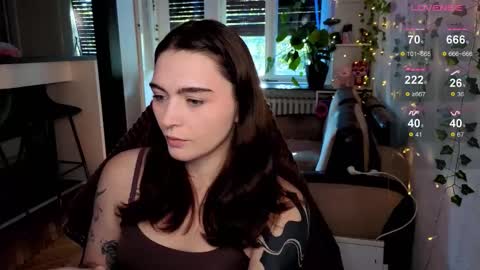 Snapshot of dorfmatratze_ chatting on October 8, 7:50 am Alice online show from October 8, 7:50 am