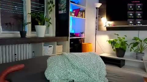 Alice online show from July 10, 4:31 pm