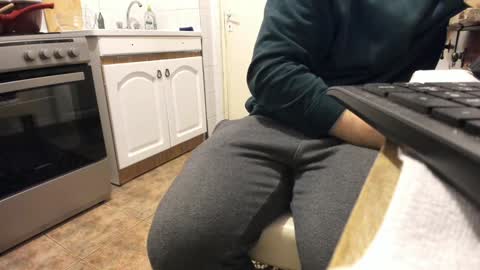 Snapshot of doriancretu95 chatting on December 5, 7:38 pm menu below online show from December 5, 7:38 pm