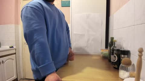 Snapshot of doriancretu95 chatting on December 28, 6:50 pm menu below online show from December 28, 6:50 pm