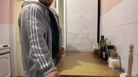 Snapshot of doriancretu95 chatting on February 10, 7:26 am menu below online show from February 10, 7:26 am