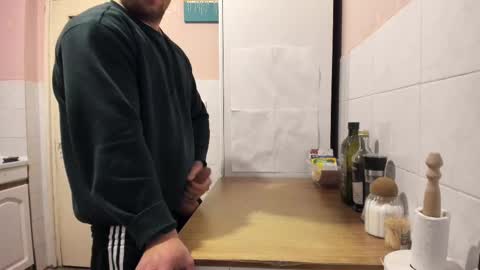 Snapshot of doriancretu95 chatting on February 12, 7:45 pm menu below online show from February 12, 7:45 pm