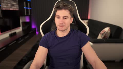 Dorian Reyes online show from January 22, 1:20 am