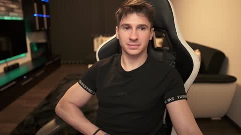 Dorian Reyes online show from February 6, 3:48 am