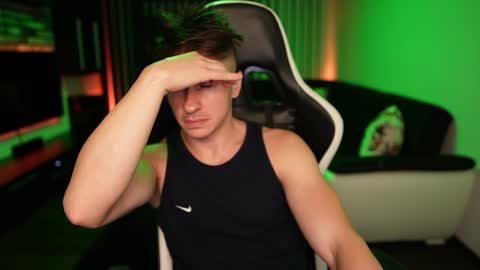 Dorian Reyes online show from October 16, 11:39 pm