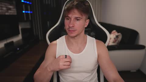 Dorian Reyes online show from October 26, 2:06 am