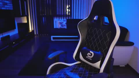 Dorian Reyes online show from January 11, 9:53 pm