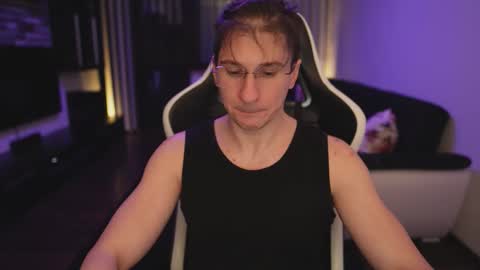 Dorian Reyes online show from February 9, 1:09 am