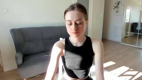 Snapshot of dormineaa chatting on April 29, 6:06 am dormineaa online show from April 29, 6:06 am
