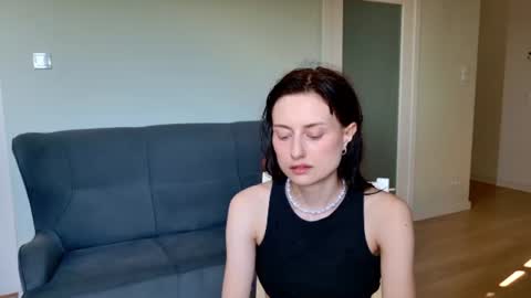 dormineaa online show from June 28, 4:51 am