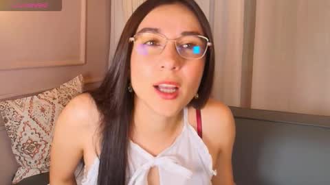 dorothy_valerisse online show from March 26, 10:32 am