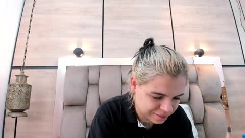  DOROTHY online show from April 8, 3:39 am