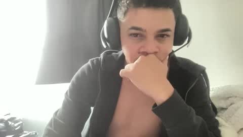 Snapshot of dotadinha chatting on February 22, 2:15 pm dotadinha online show from February 22, 2:15 pm