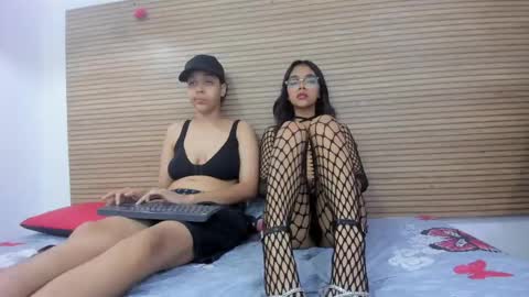 Snapshot of double_charm chatting on May 12, 12:57 pm double_charm online show from May 12, 12:57 pm