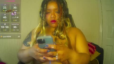 DeeDee online show from May 30, 8:28 pm