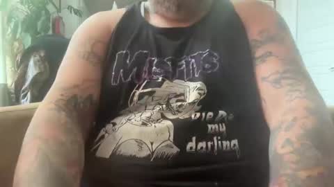 Snapshot of downtheroad1214 chatting on October 25, 7:19 pm downtheroad1214 online show from October 25, 7:19 pm