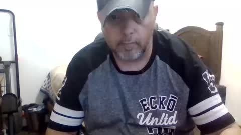 Snapshot of dr553335 chatting on November 19, 9:15 pm Drew4ulady online show from November 19, 9:15 pm